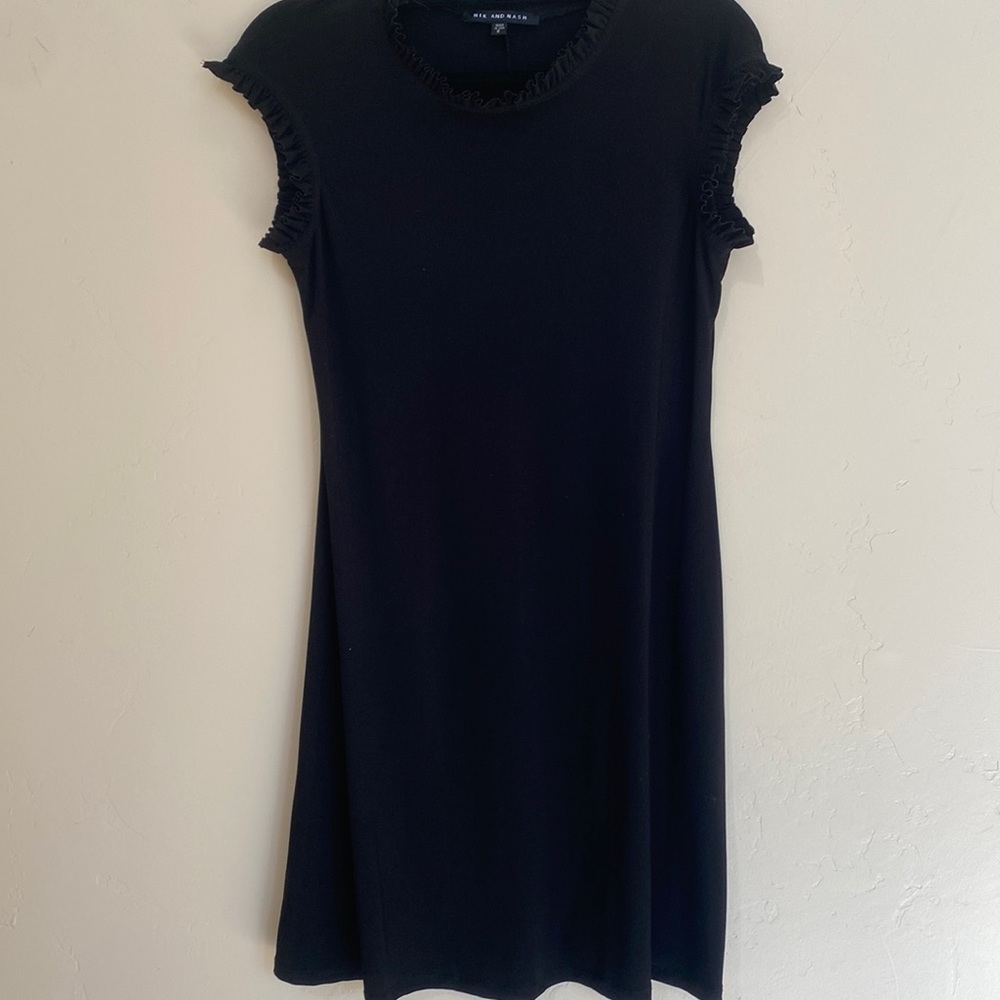 Nik and Nash simple black dress size small